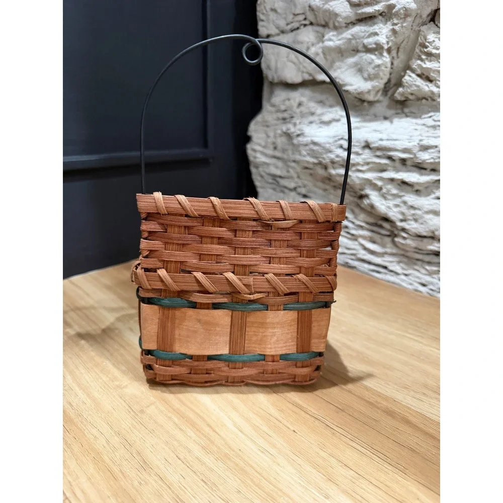 N/A woven wood